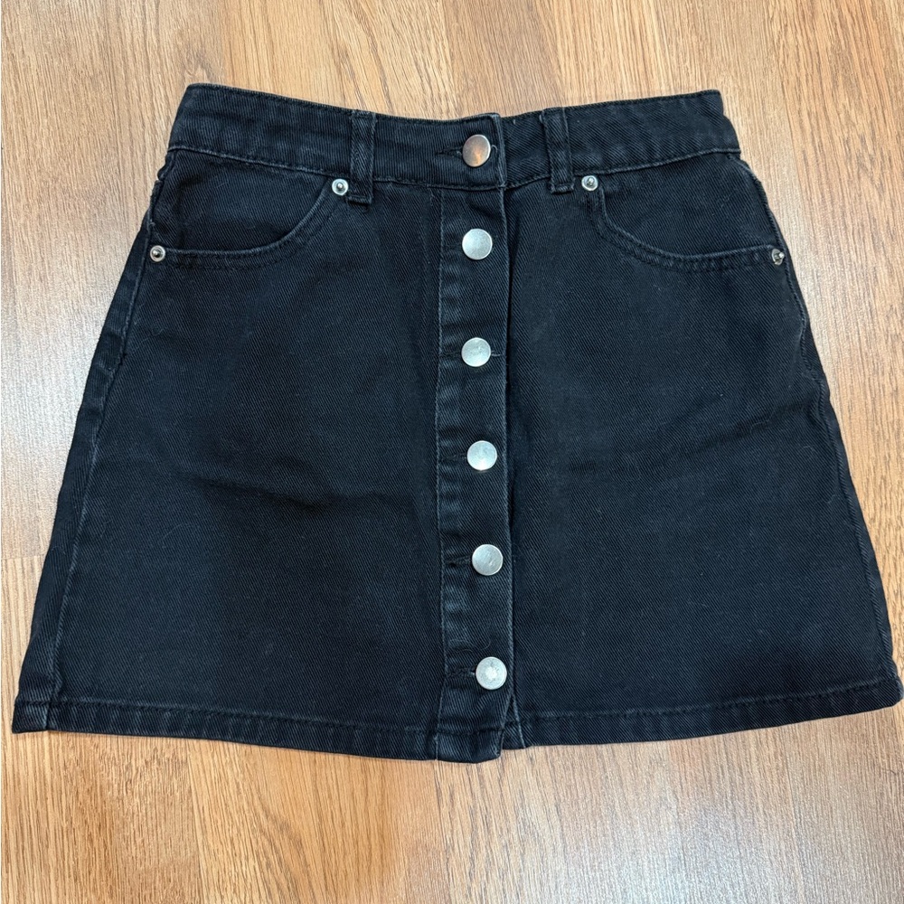 Forever 21 Black A-Line Mini Skirt Casual